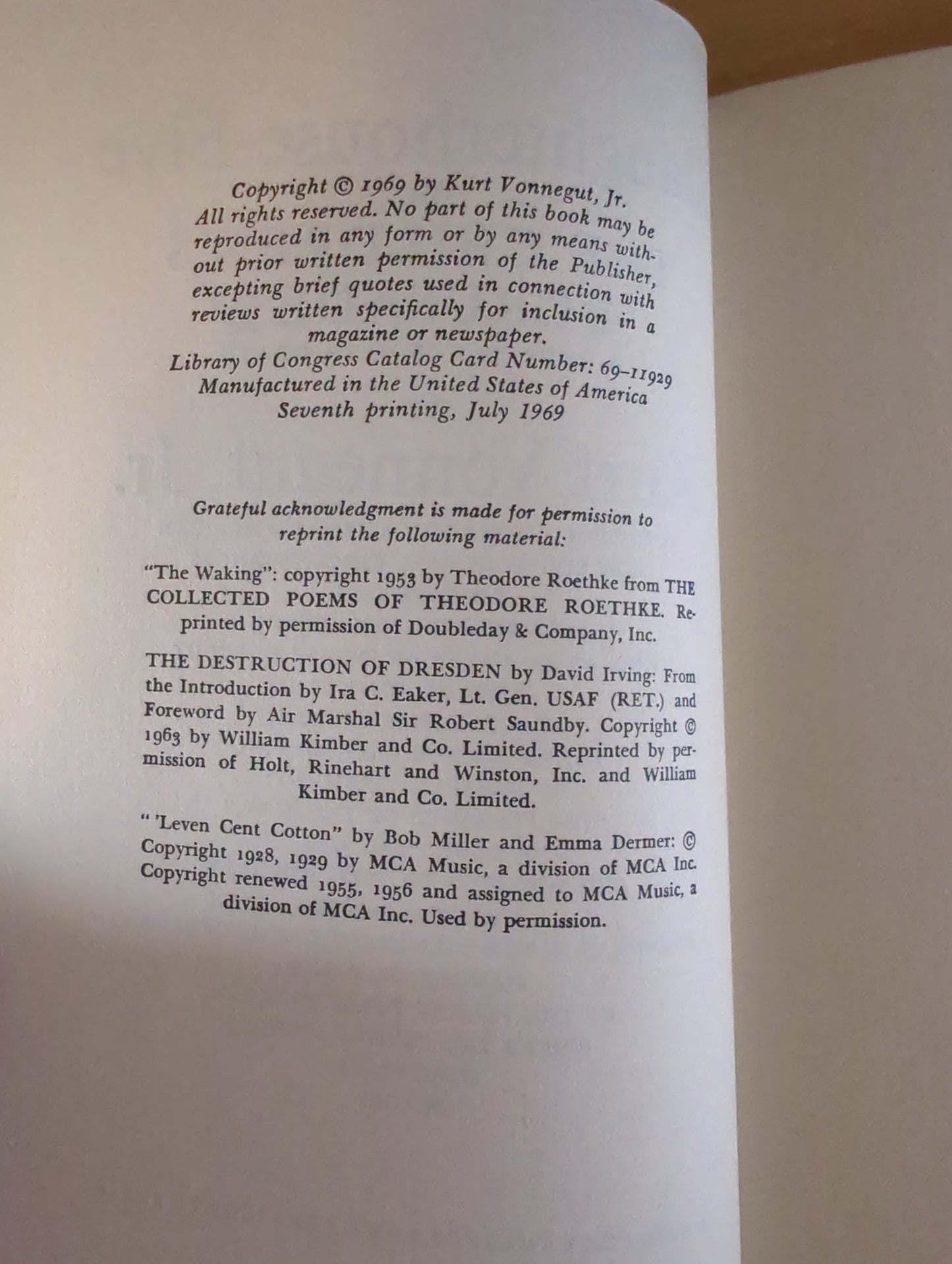 1969. Kurt Vonnegut. Slaughterhouse-Five. First Edition.