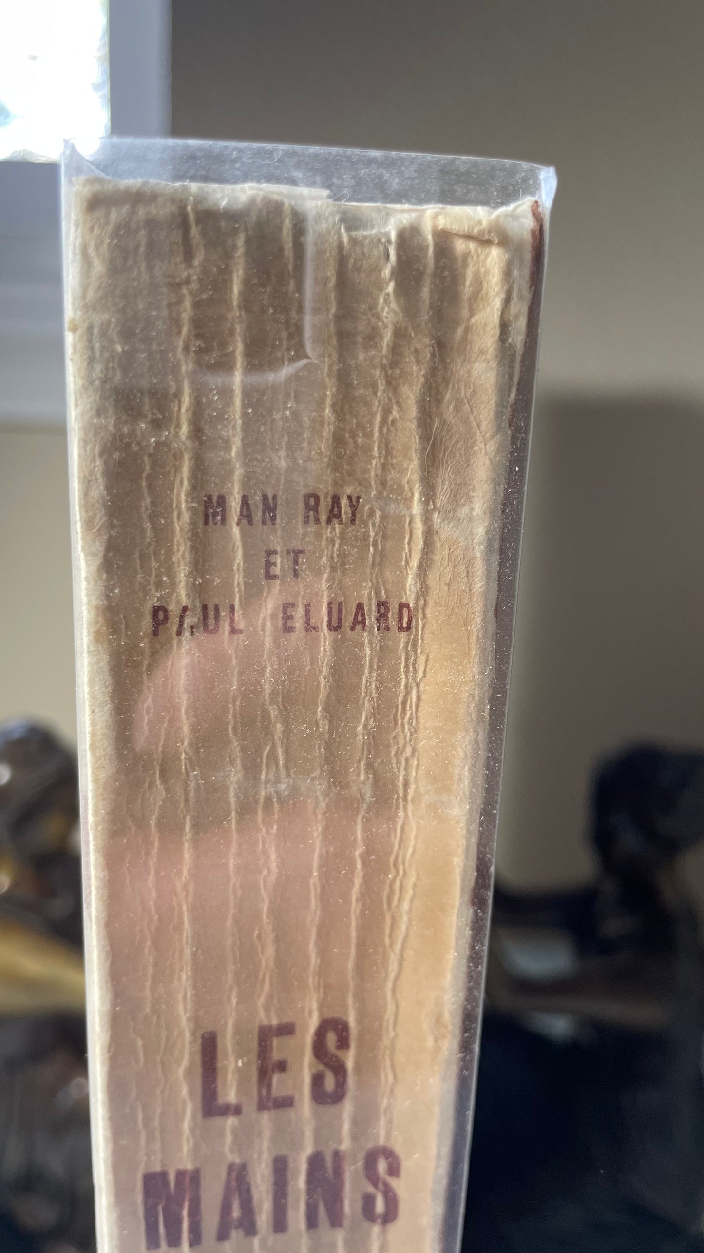 1937. Man Ray. Paul Eluard. Les Mains Libres