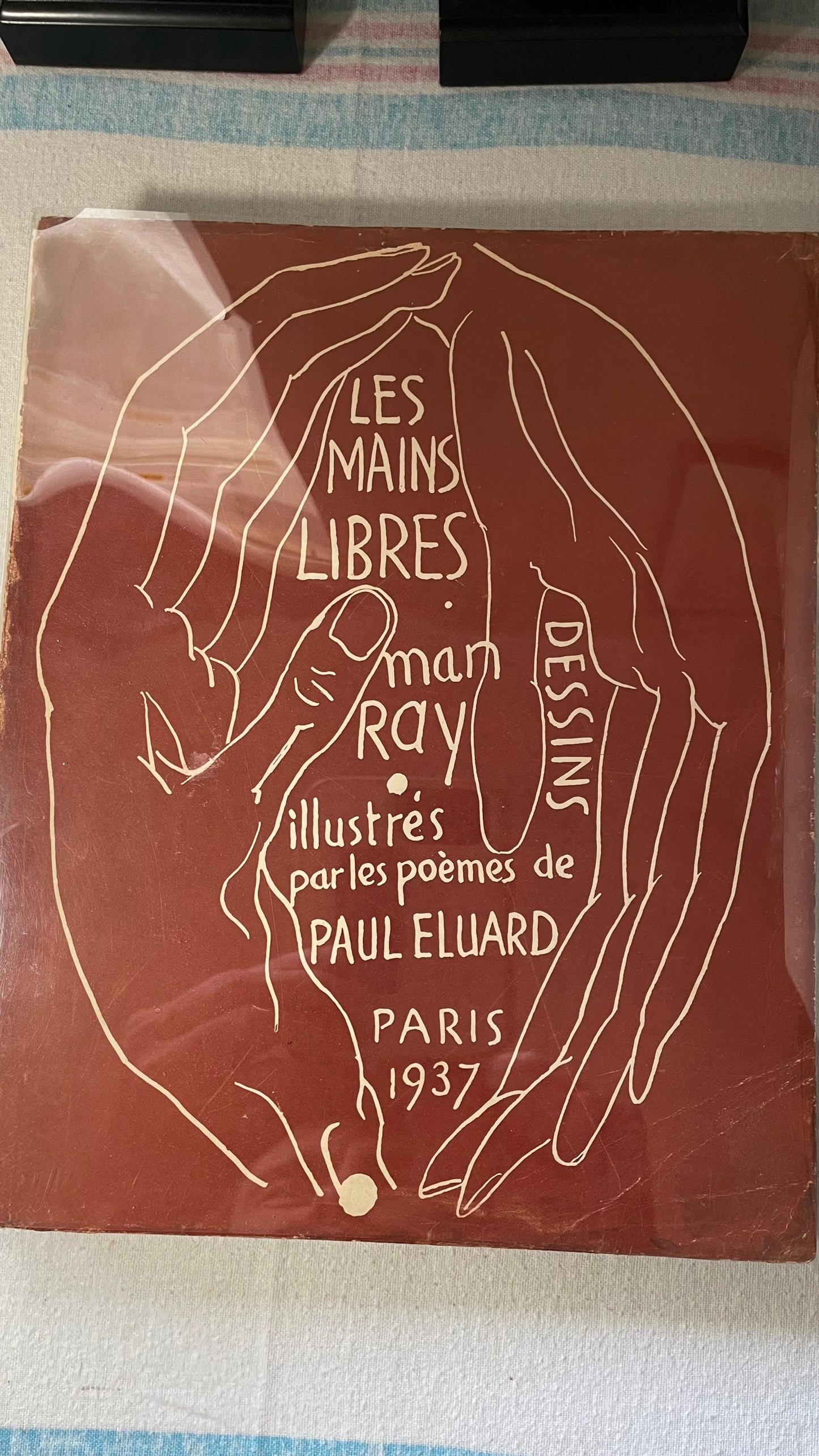 1937. Man Ray. Paul Eluard. Les Mains Libres